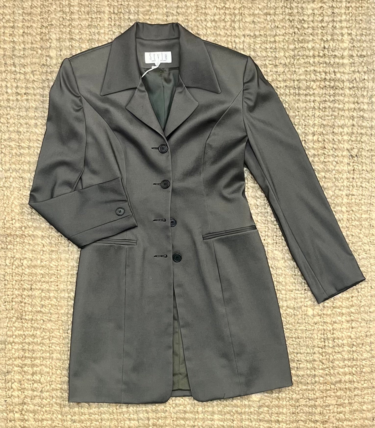 アウターその他 A FERRETTI Woman Blazer Grey 05016618 0505 Sleek and Structured Grey Blazer – The Golden Hour SF